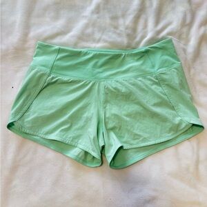 Lululemon Run Times Short II, Toothpaste